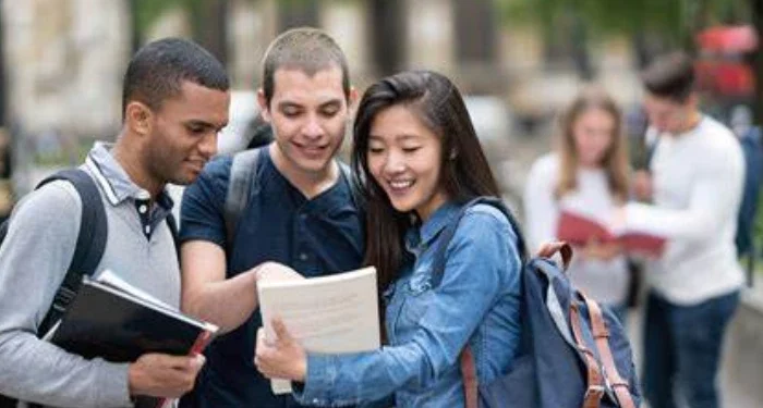 How To Choose The Right High School Summer Program