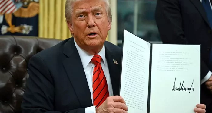 Trump Signs Executive Order Declaring English as Official US Language